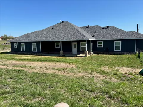 110 Kriston Ln, Springtown, TX 76082 photo 4