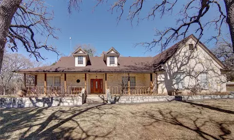 284 Duke Trl, Weatherford, TX 76088
