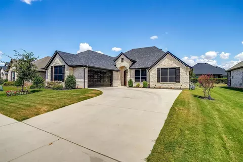 1058 Mickelson Dr, Granbury, TX 76048