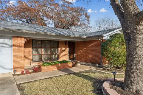 5421 Westcreek Dr, Fort Worth, TX 76133