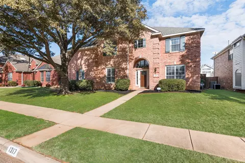 1317 Pinehurst Dr, Lewisville, TX 75077