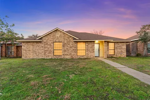 2007 Clearwater Trl, Carrollton, TX 75010