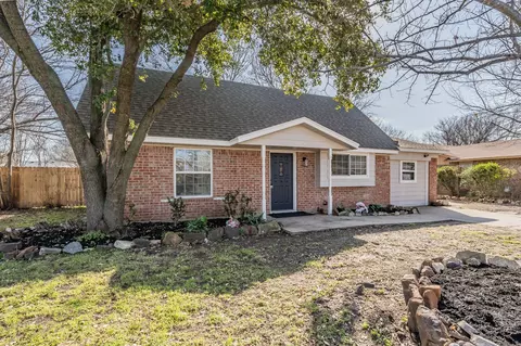 8008 Limerick Ln, North Richland Hills, TX 76180