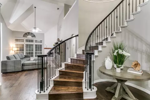 Entry Way - 1404 Apache Trl, Corinth, TX 76210 photo 2 of 4