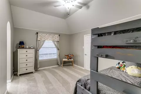 Bedroom - 1404 Apache Trl, Corinth, TX 76210 photo 3 of 6
