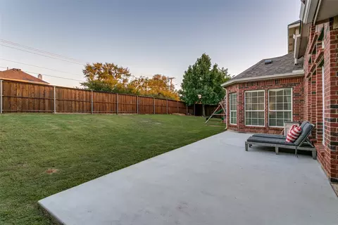 Exterior - 1404 Apache Trl, Corinth, TX 76210 photo 5 of 6