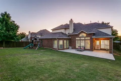 Exterior - 1404 Apache Trl, Corinth, TX 76210 photo 6 of 6