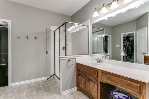 Bath - 1404 Apache Trl, Corinth, TX 76210 photo 1 of 5