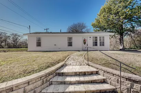 401 N Clay St, Kaufman, TX 75142