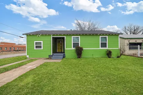 3851 Dowdell St, Fort Worth, TX 76119