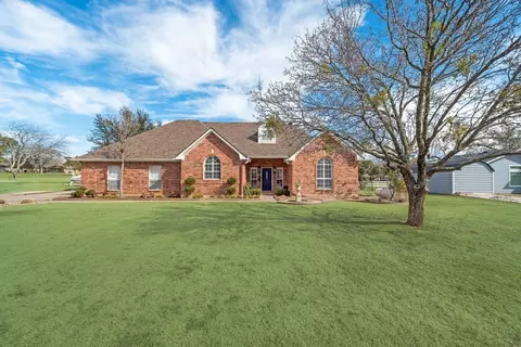 119 San Chez Dr, Gainesville, TX 76240