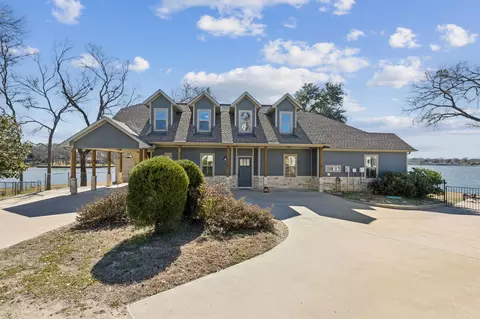102 Arrowhead St, Gun Barrel City, TX 75156