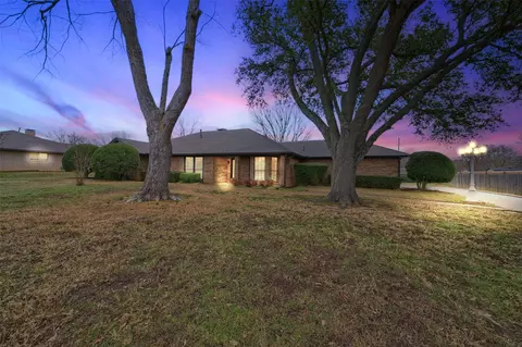 5509 Camino Dos Lagos Dr, Sherman, TX 75090
