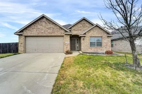 1701 Kings Glen Ln, Fort Worth, TX 76140