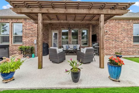 205 Green Valley Dr, Mckinney, TX 75071