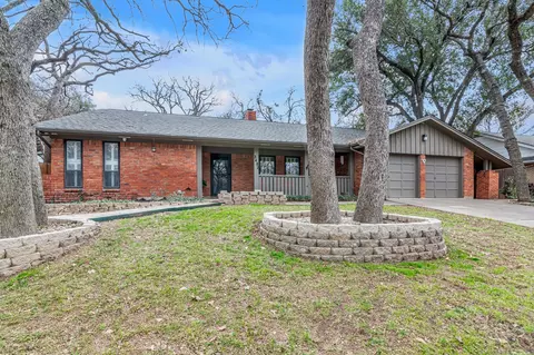 3402 Yellowstone Dr, Arlington, TX 76013
