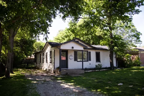 8429 Hanon Dr, White Settlement, TX 76108