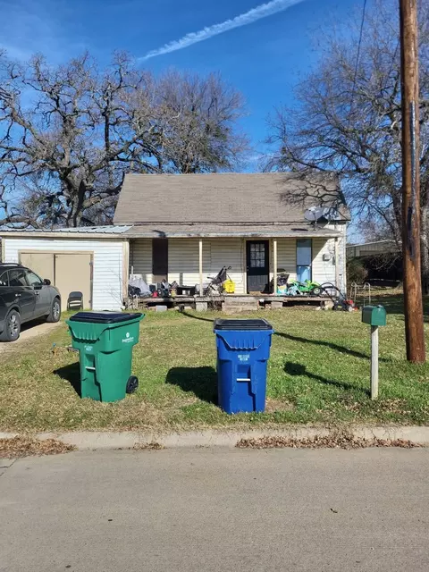1403 Thompson St, Bridgeport, TX 76426