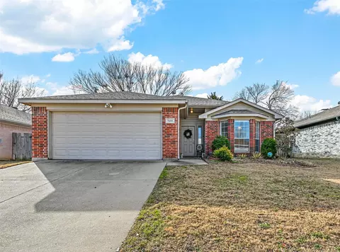 5608 Northstar Ln, Arlington, TX 76017
