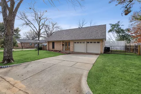 1802 Cheryl Ln, Arlington, TX 76013