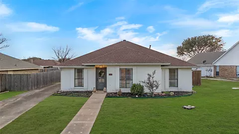 2008 Toulon Ln, Carrollton, TX 75007