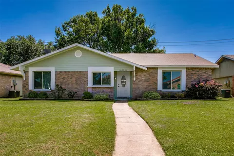 2826 Lancer Ln, Garland, TX 75044
