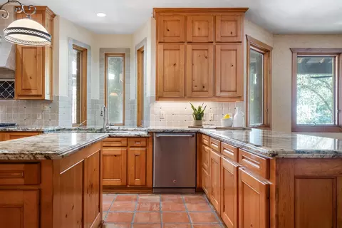 Kitchen - 1097 E Hickory Hill Rd, Argyle, TX 76226 photo 2 of 5