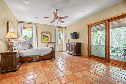 Bedroom - 1097 E Hickory Hill Rd, Argyle, TX 76226 photo 6 of 8