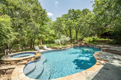 Exterior - 1097 E Hickory Hill Rd, Argyle, TX 76226 photo 5 of 8
