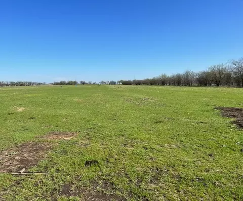 1836 Hickory St, Rhome, TX 76078