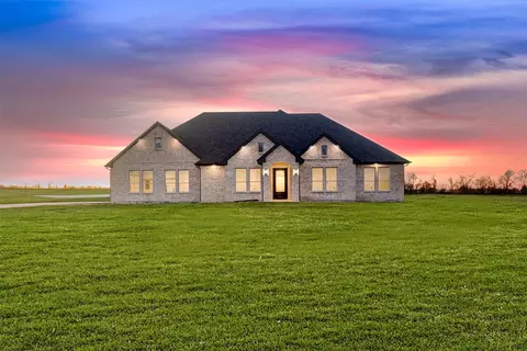 7623 Cr-1052, Celeste, TX 75423