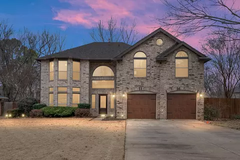 5035 Creekwood Dr, Flower Mound, TX 75028