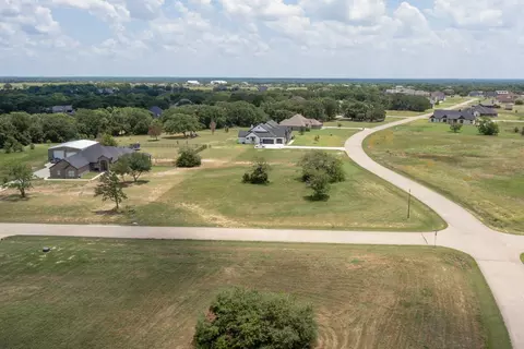 2100 Eastfield Dr, Wills Point, TX 75169