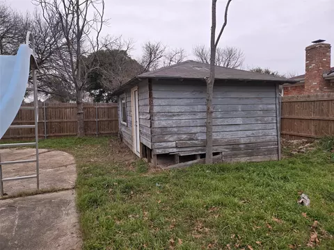 Exterior - 4534 Moler St, Dallas, TX 75211 photo 2 of 4