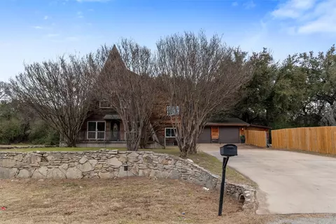 613 Mustang Trl, Granbury, TX 76049