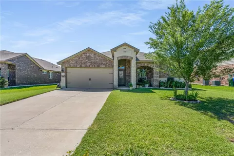 9948 Caney Creek Dr, Waco, TX 76708 photo 1