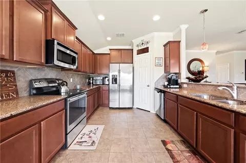 9948 Caney Creek Dr, Waco, TX 76708 photo 13