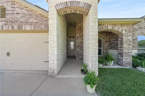 9948 Caney Creek Dr, Waco, TX 76708 photo 2