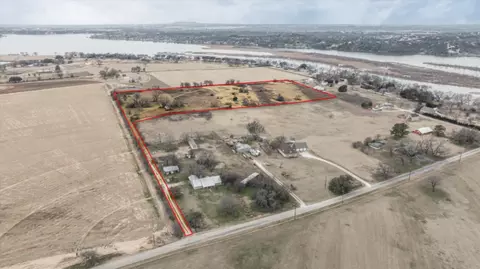 1711 Berry Rd, Granbury, TX 76049