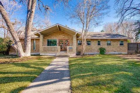10031 Larchbrook Cir, Dallas, TX 75238