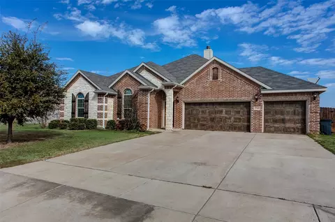 3740 Park Ave, Forest Hill, TX 76140
