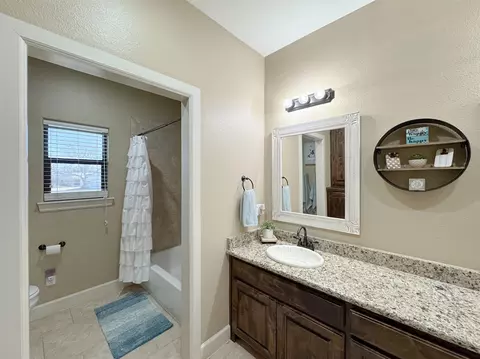 Bath - 10099 Fm 1173, Krum, TX 76249 photo 4 of 4