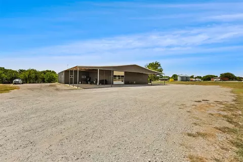 Exterior - 10099 Fm 1173, Krum, TX 76249 photo 7 of 10