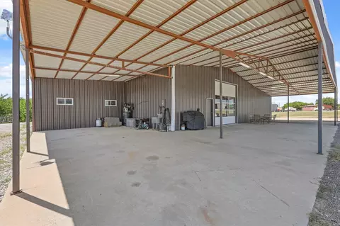 Exterior - 10099 Fm 1173, Krum, TX 76249 photo 8 of 10