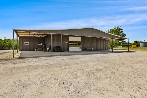 Exterior - 10099 Fm 1173, Krum, TX 76249 photo 2 of 10