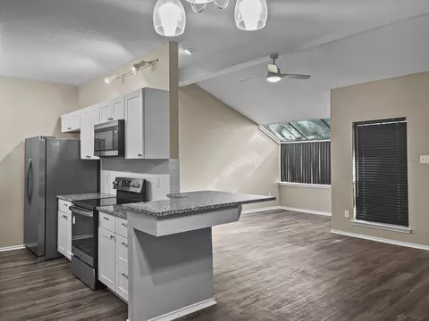 9600 Royal Ln #112, Dallas, TX 75243