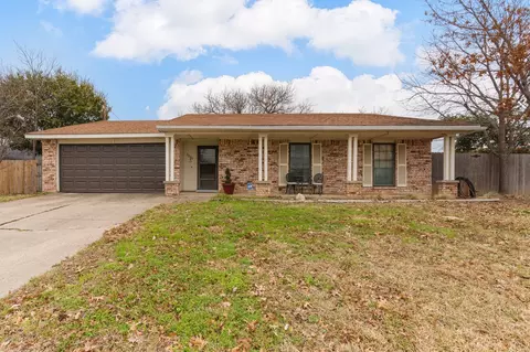 3000 Shady Brook Dr, Bedford, TX 76021