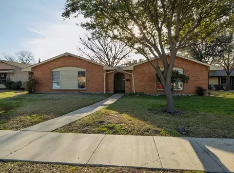 2124 Nolan Dr, Carrollton, TX 75006