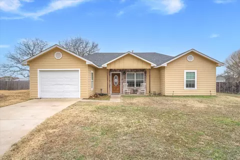 590 Honeysuckle Ln, Emory, TX 75440