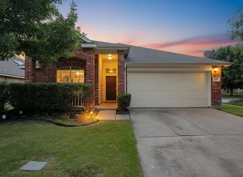 800 Warbler, Aubrey, TX 76227
